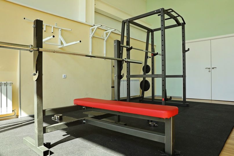 тренажер для жима лежа